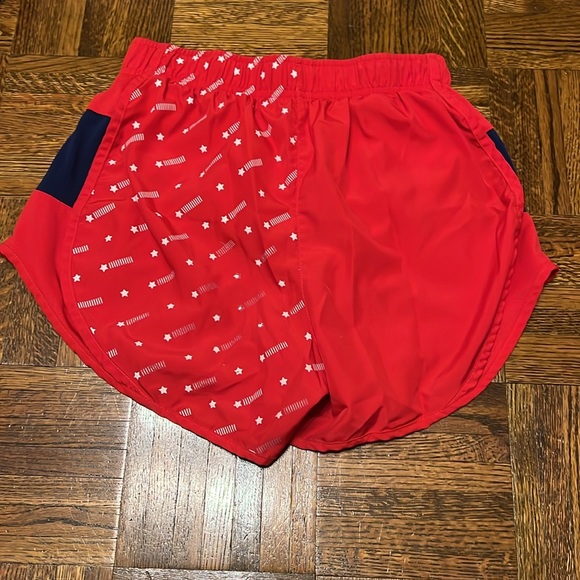 Nike red/navy star shorts - Picture 2 of 3